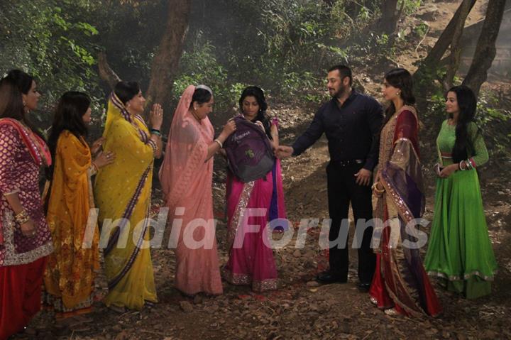 Sonam Kapoor and Salman Khan for Promotions of PRDP on of Sets Sasural Simar Ka and Swaragini