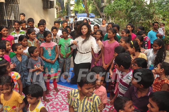 Sambhavna Seth Celebrates Diwali with Kids