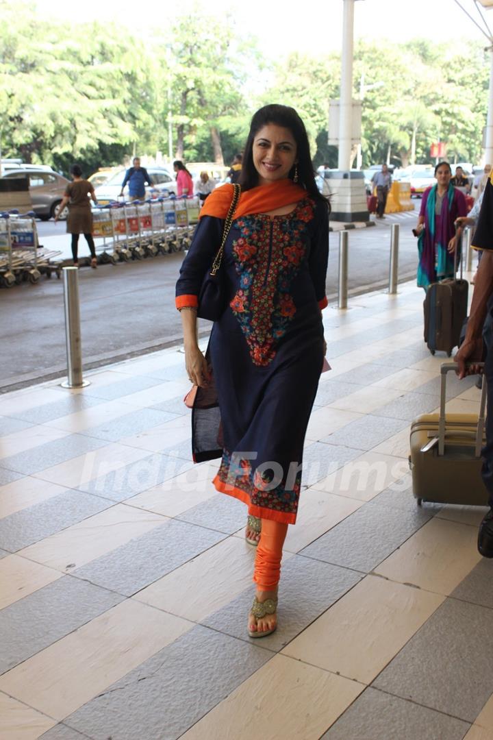 Bhagyashree Patwardhan Snapped at Airport