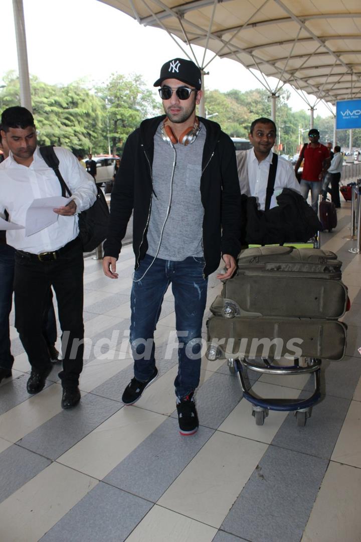 Ranbir Kapoor Snapped at Airport