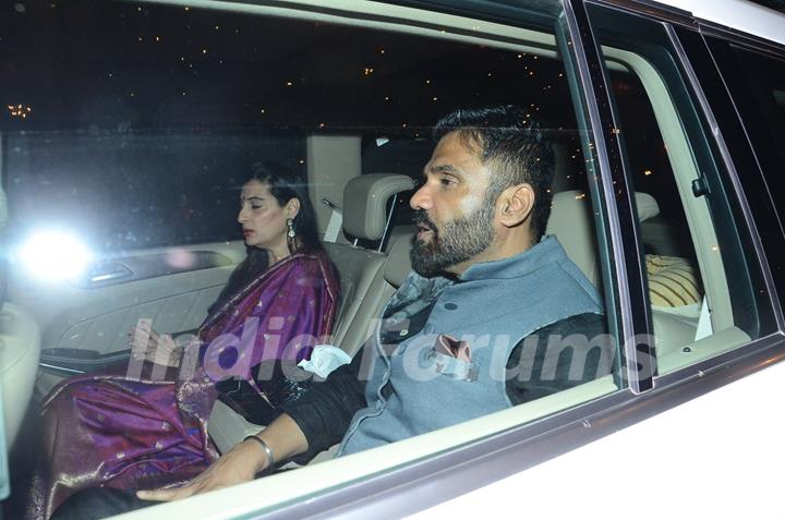 Suniel and Mana Shetty at Big B's Diwali Bash