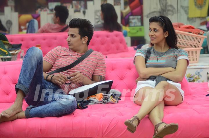 Bigg Boss 9 Nau: Day 33 - Prince Narula and Kishwer Merchantt