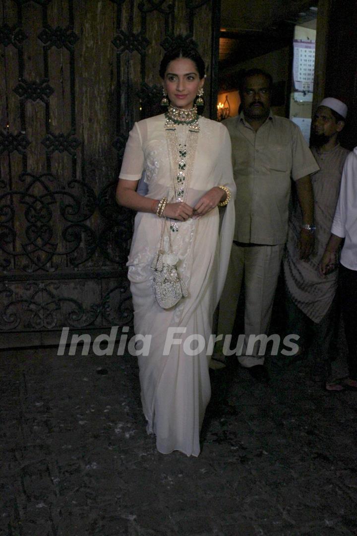 Sonam Kapoor poses for the media at Anil Kapoor's Diwali Bash