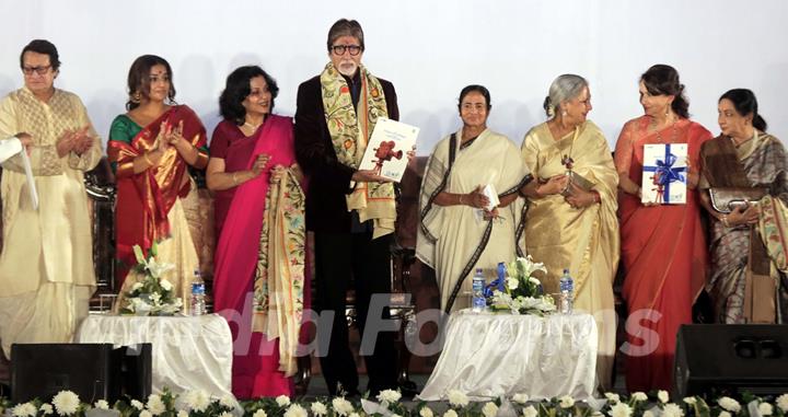 Celebs at Opening Ceremony of Kolkata International Film Festival 2015