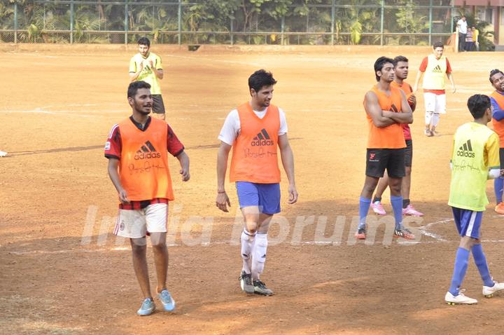Sidharth Malhotra Snapped Playing a Friendly Soccer Match