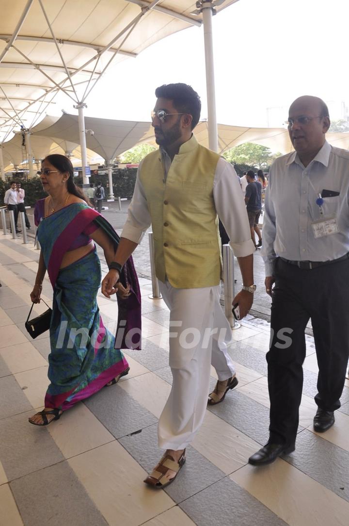 Abhishek Bachchan Snapped at Airport