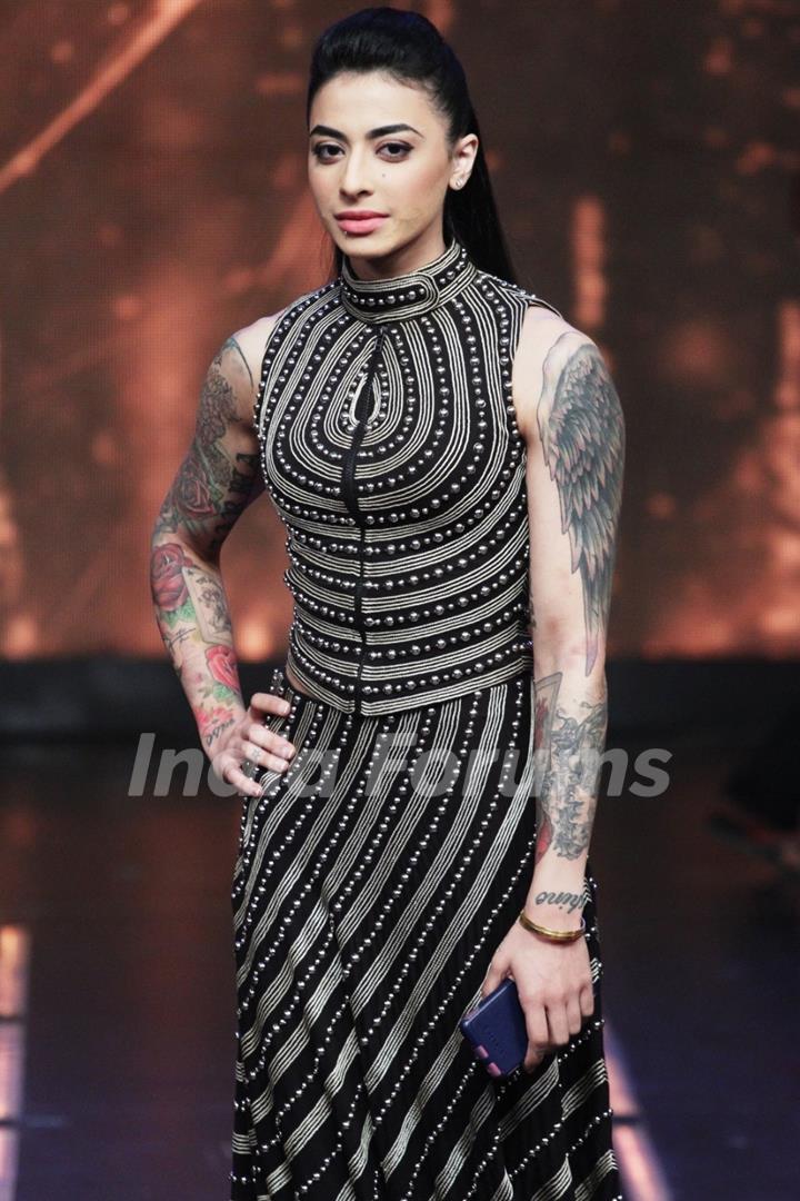 Bani J at Grand Finale of 'I Can Do That'