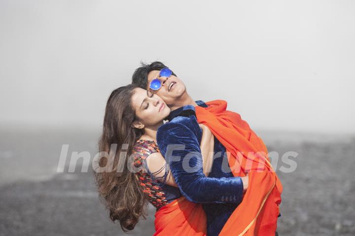 Still from the song Gerua (Dilwale - 2015)