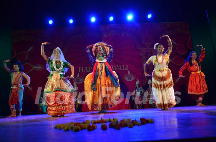 Gracy Singh Graces at Brahma Kumari by her Performance