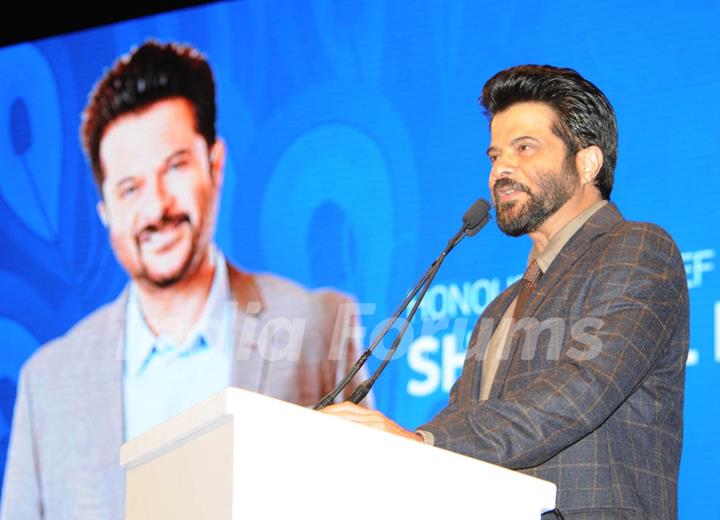 Anil Kapoor addressing the crowd at te 46th International Film Festival