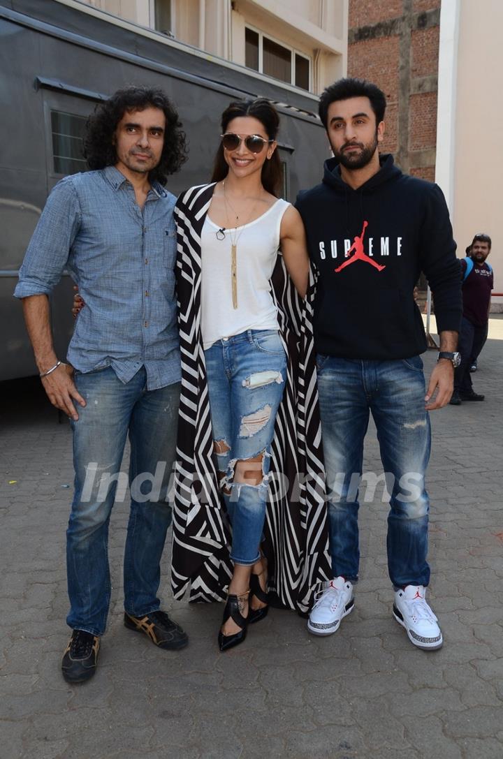 Deepika Padukone, Imtiaz Ali and Ranbir Kapoor Snapped on the Sets of Tamasha