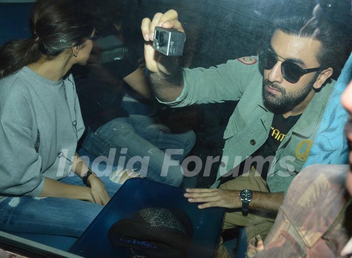 Ranbir Kapoor Shoots the ongoings of the Train Journey