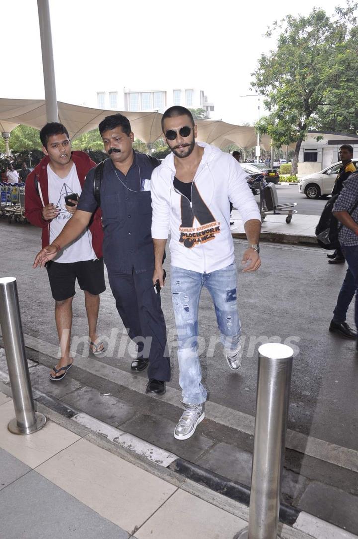 Ranveer Singh Snapped at Airport