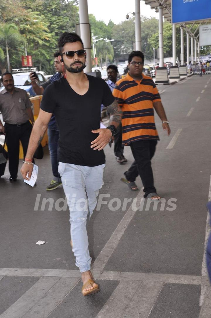 Virat Kohli Snapped at Airport