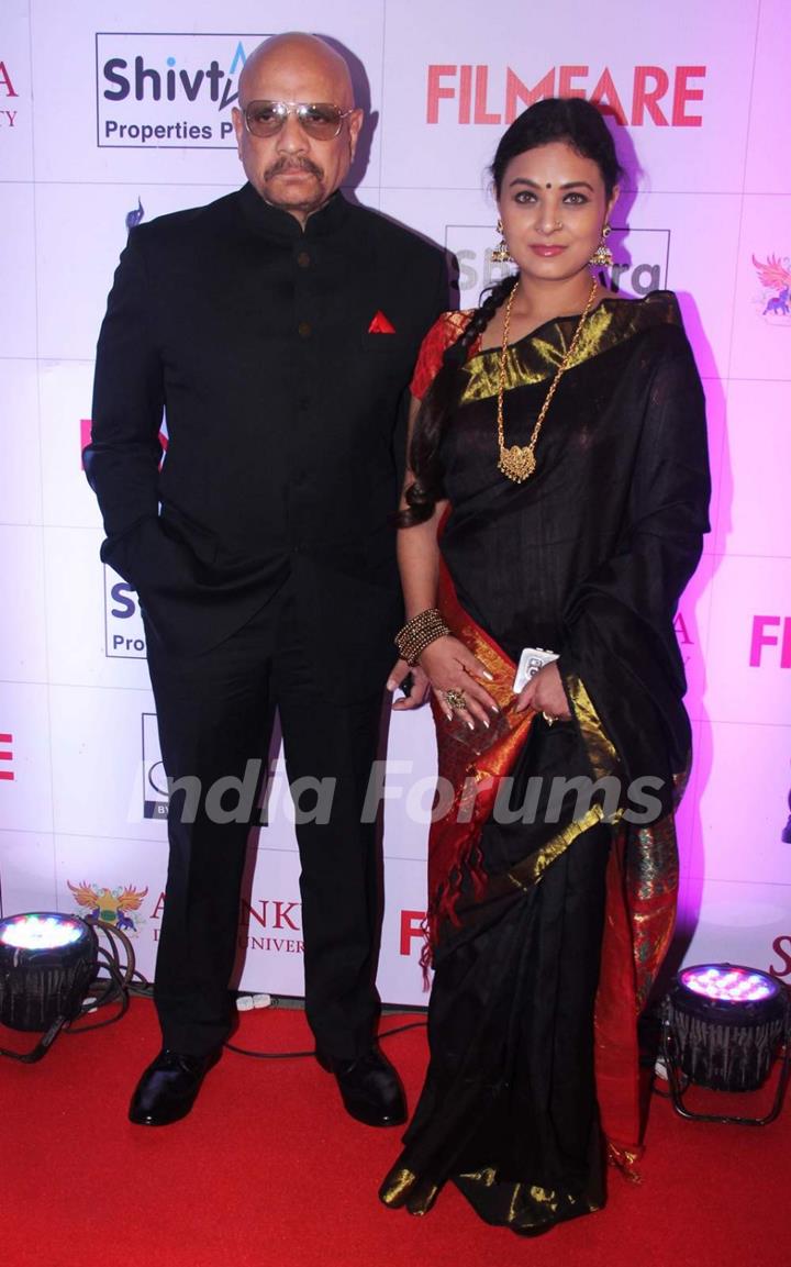 Bharat Dabholkar and Sharbani Mukherjee at Filmfare Awards - Marathi 2015