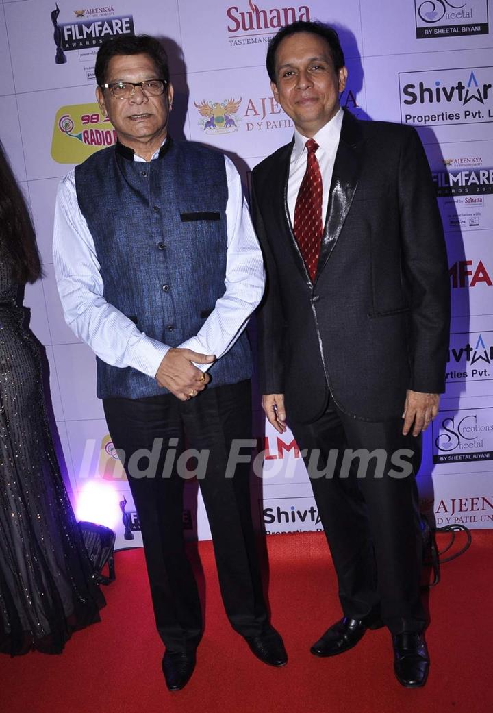 Mohan Joshi and Tushar Dalvi at Filmfare Awards - Marathi 2015