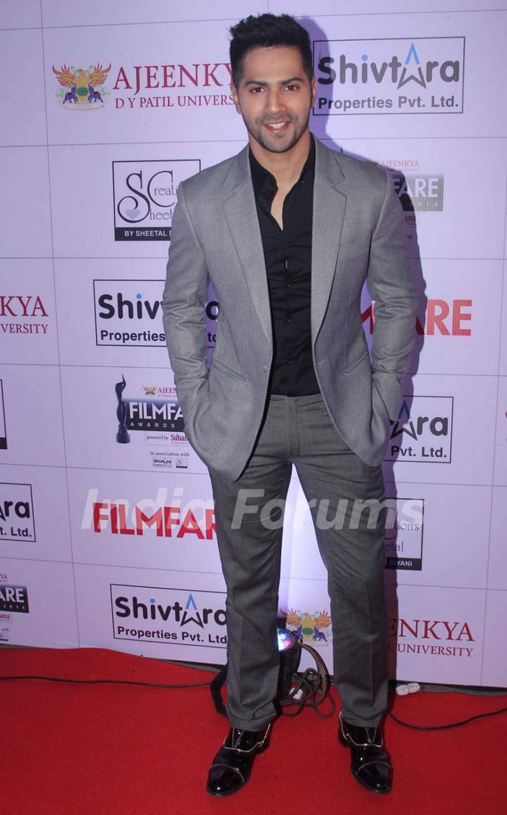 Varun Dhawan at Filmfare Awards - Marathi 2015