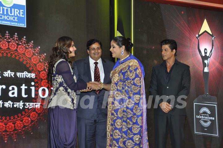 Rupal Patel, Kajol and Shah Rukh Khan at Saas Bahu Aur Saazish Anniversary