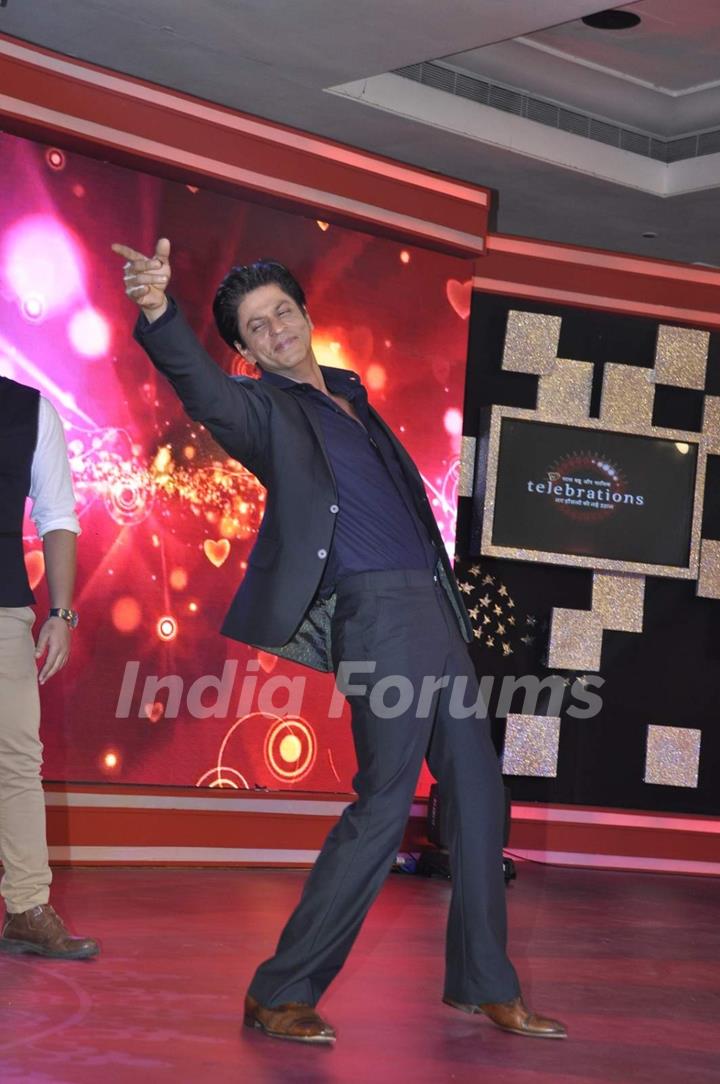 SRK shaking a leg at Saas Bahu Aur Saazish Anniversary