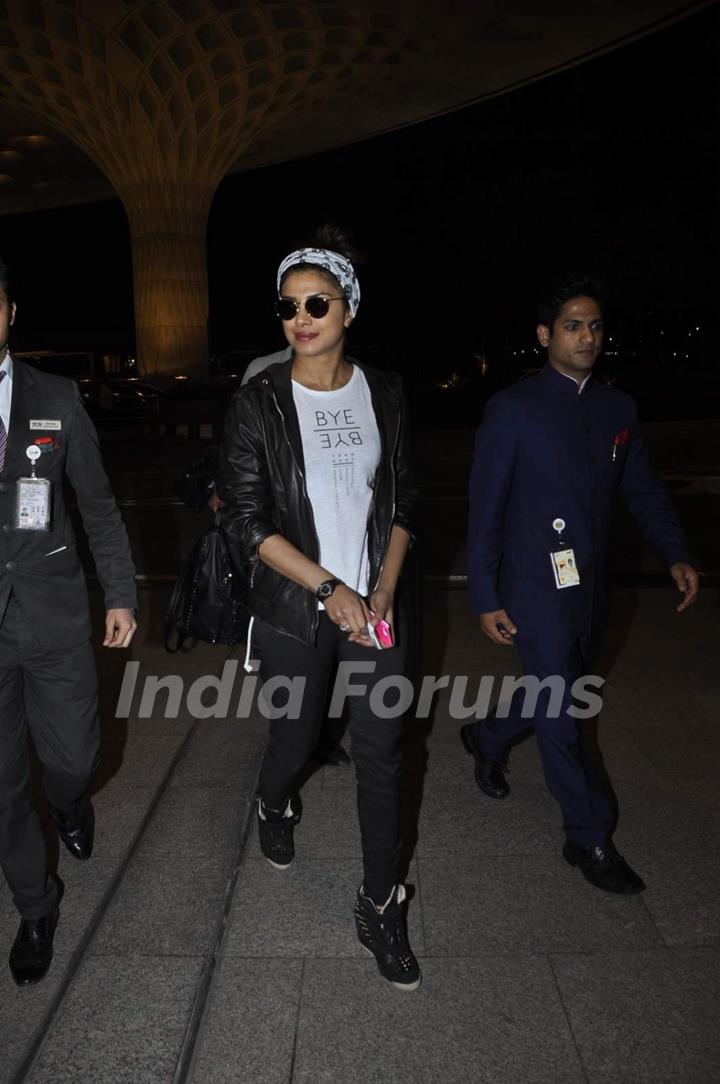 Priyanka Chopra Snapped at Airport