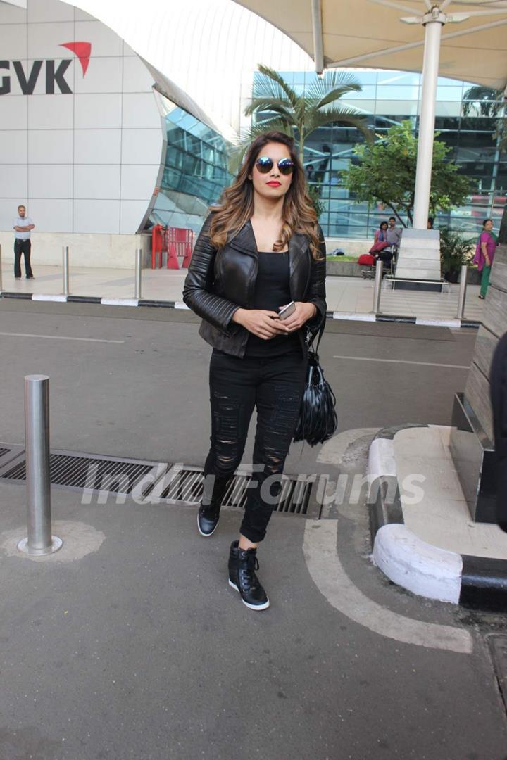 Bipasha Basu Snapped at Airport