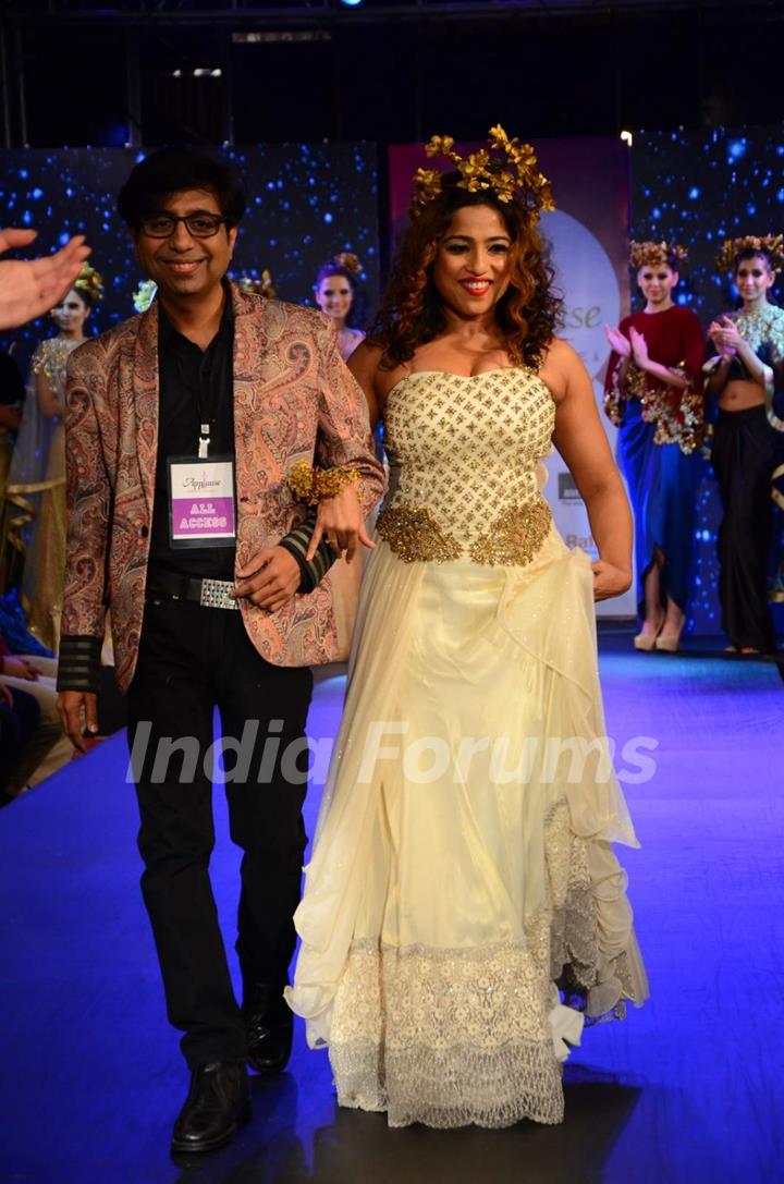 RJ Malishka Walks for NGO Show