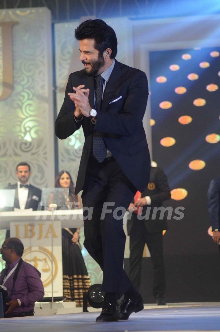 Anil Kapoor Shows His Unique Moves at IBJA Show