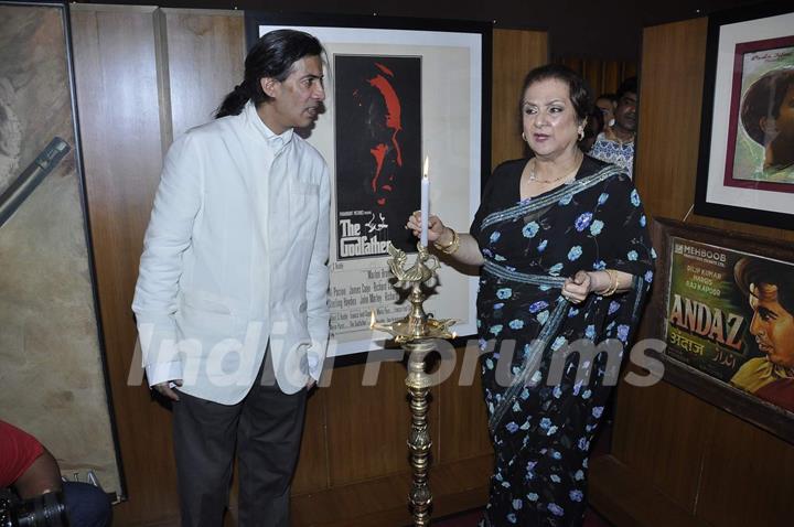 Legendary Actress Saira Banu Inaugurates Dilip Kumar's Picture Exhibition