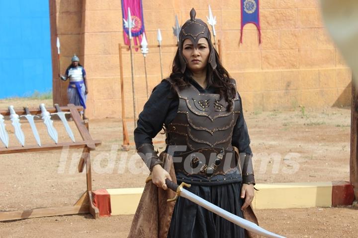 Grusha Kapoor impresses one and all with her sword fighting skills