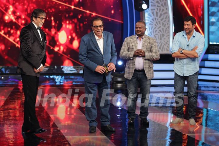 Big B, Dharmendra and Sunny Deol on Aaj Ki Raat Hai Zindagi Show