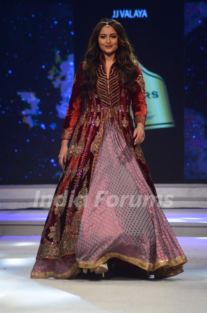 Sonakshi Sinha walking the ramp at Blenders Pride  Fashion Tour