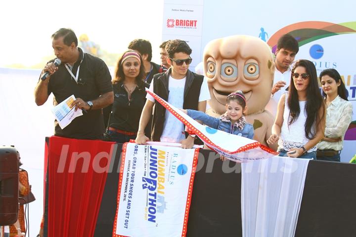 Darsheel Safary, Avneet Kaur and Harshaali Malhotra at Mumbai Juniorthon