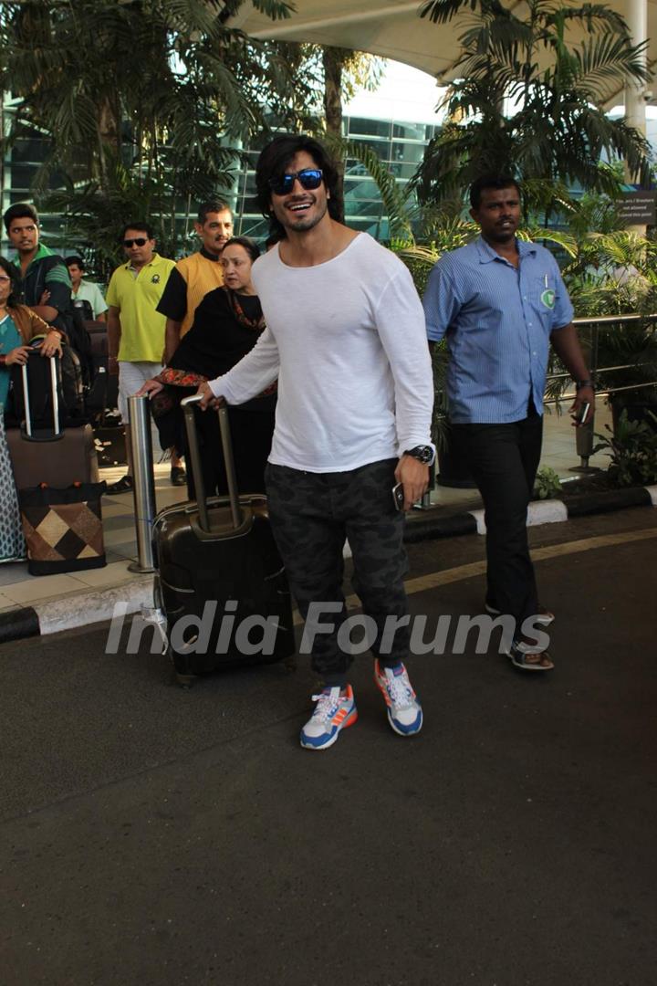 Vidyut Jamwal Snapped at Airport