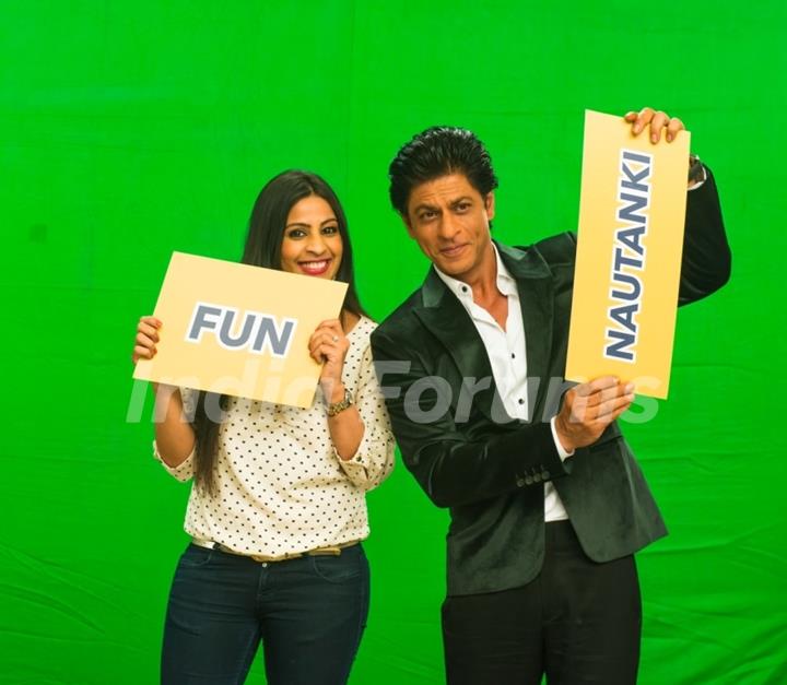 Shah Rukh Khan with Garima on Zoom's 'Yaar Mera Superstar' Show for Promotions of Dilwale