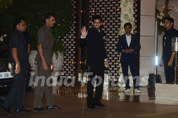 Aditya Thackeray waves to the camera at Mukesh and Nita Ambani's Bash