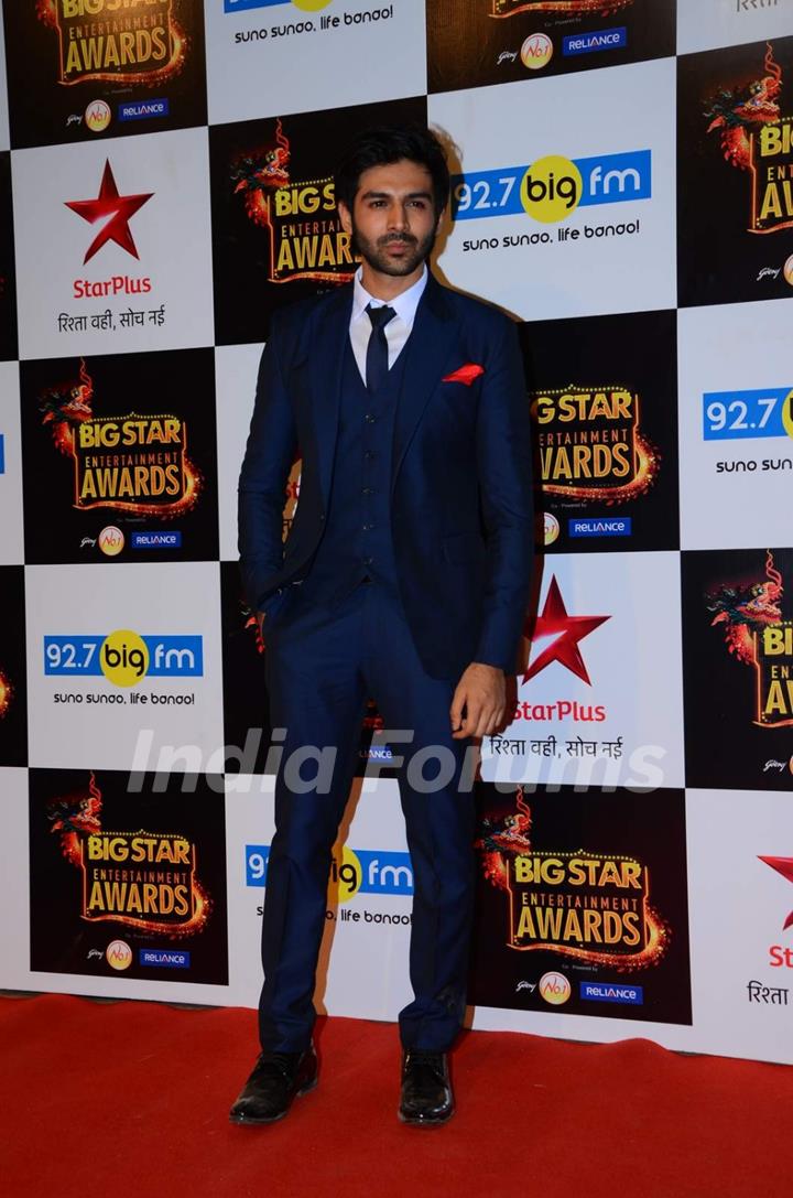 Kartik Aaryan at Big Star Entertainment Awards