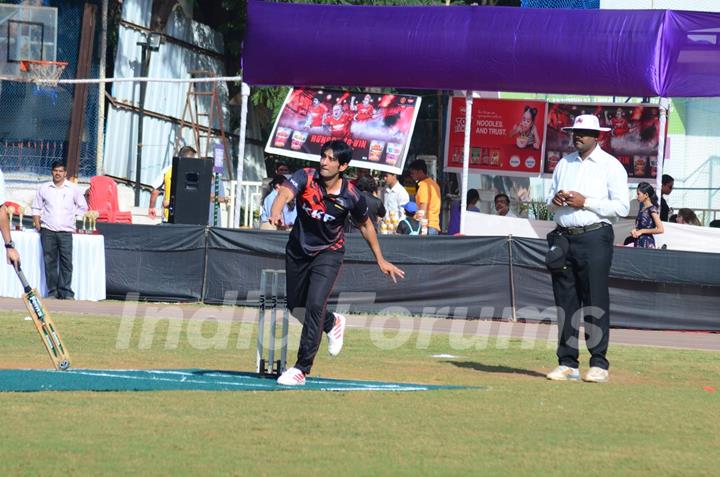 Hiten Tejwani Snapped at JPPL Cricket League Match