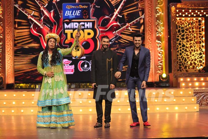 Manish Paul, Sunil Grover and Ranveer Singh Performs at Mirchi Top 20 Show