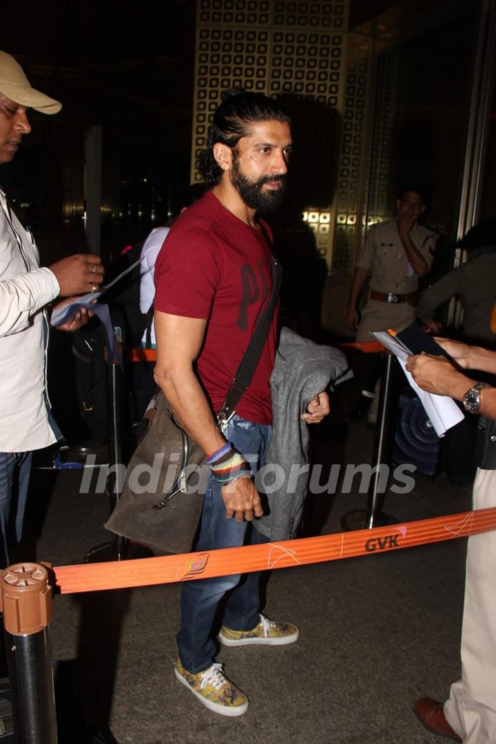 Farhan Akhtar Snapped at Airport