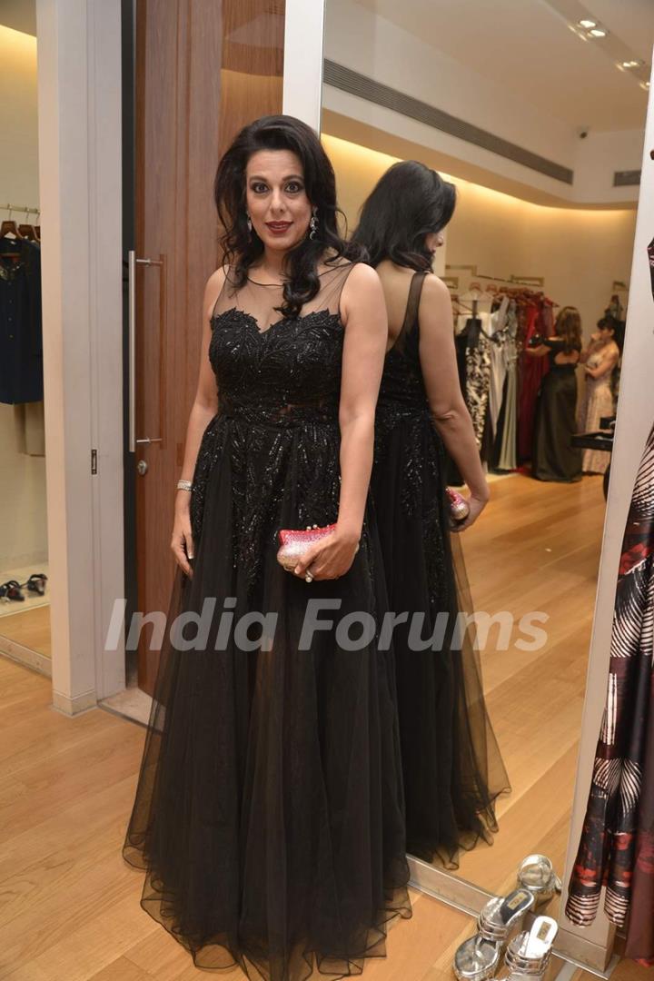 Pooja Bedi at Shivani Awasti's Collection Launch at AZA