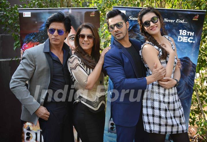 Shah Rukh Khan, Kajol, Kriti Sanon and Varun Dhawan Poses for Media at Press Meet in Delhi