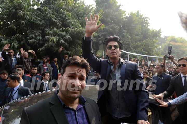 SRK at Promotions of Dilwale in Delhi