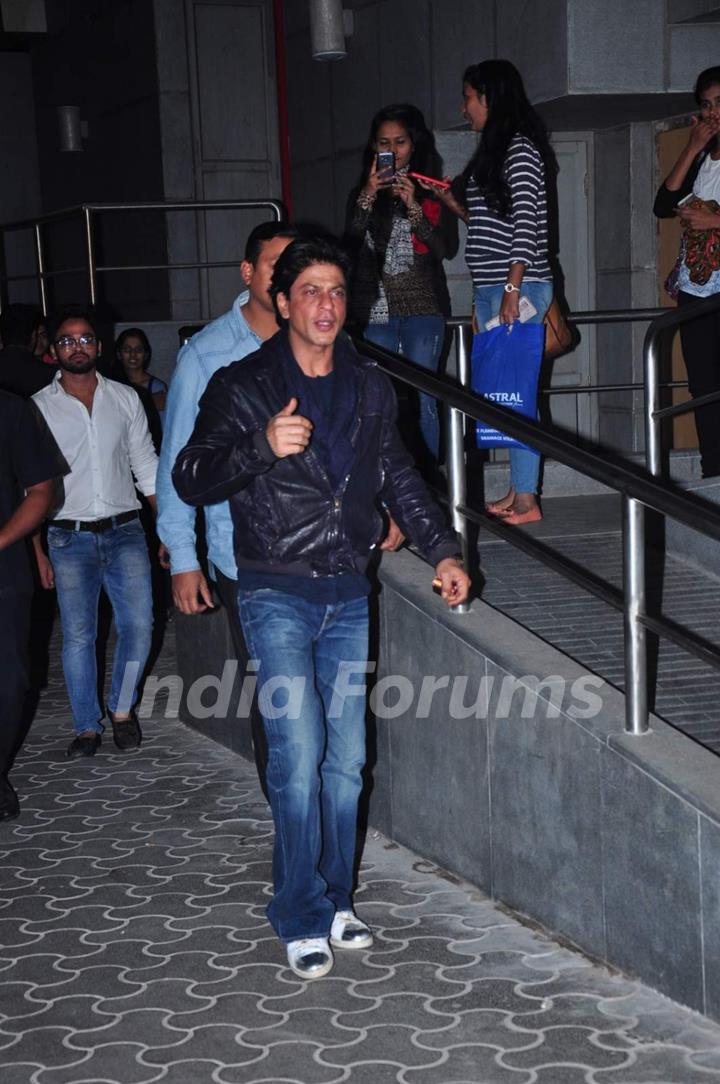 Shah Rukh khan at Special Screening of Dilwale