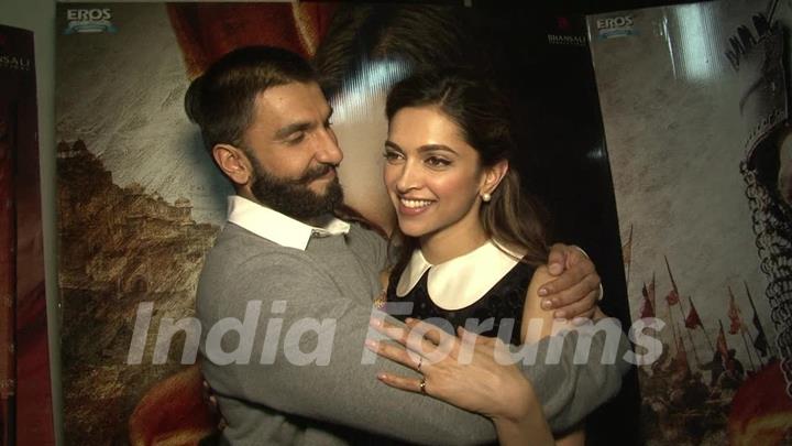 Ranveer gets Romantic with Deepika at a TV Interview for Bajirao Mastani