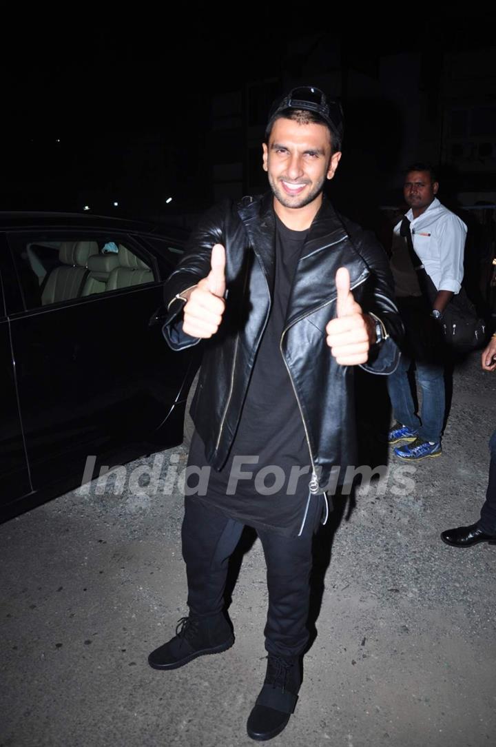 Ranveer Singh Visits Cinema Theatres for Bajirao Mastani Promotions