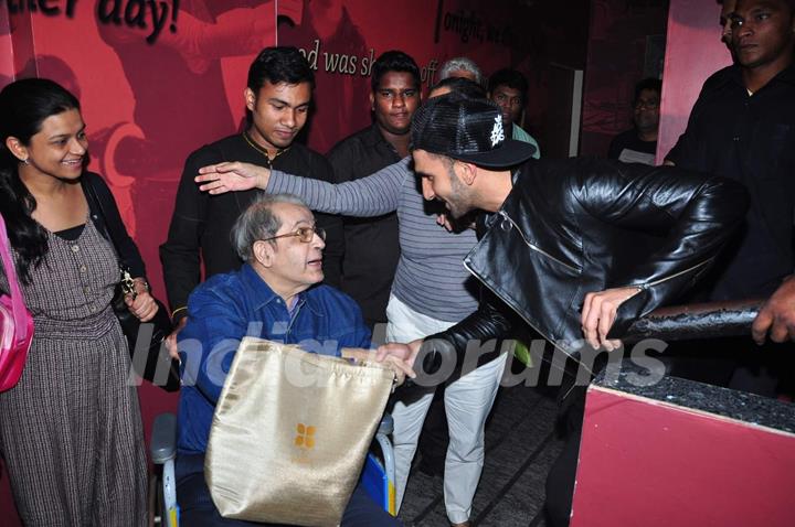 Ranveer Singh Visited Cinema Theatre and met Audience