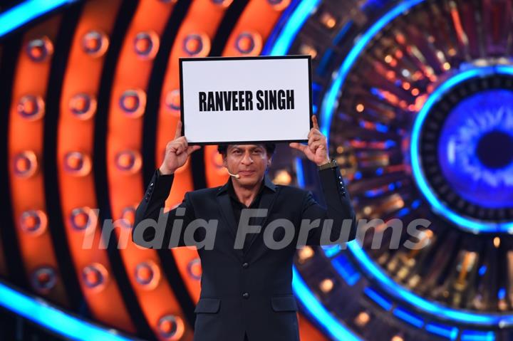 Shah Rukh Khan for Promotions of Dilwale on Bigg Boss 9