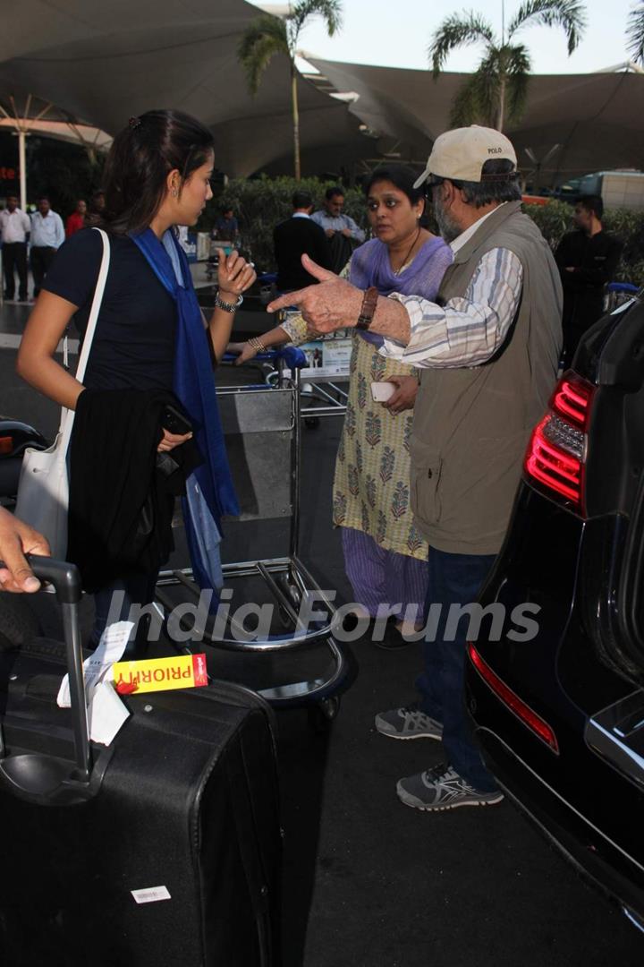 Mira Rajput Kapoor and Supriya Pathak Snapped at Airport