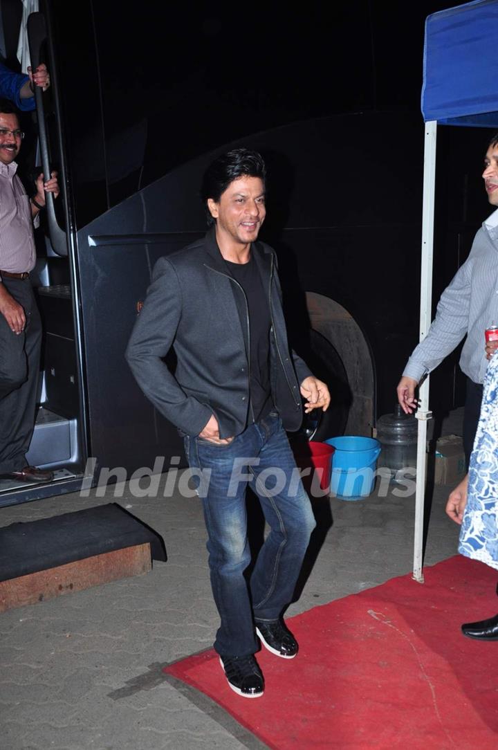 Shah Rukh Khan Snapped at Mehboob Studio!