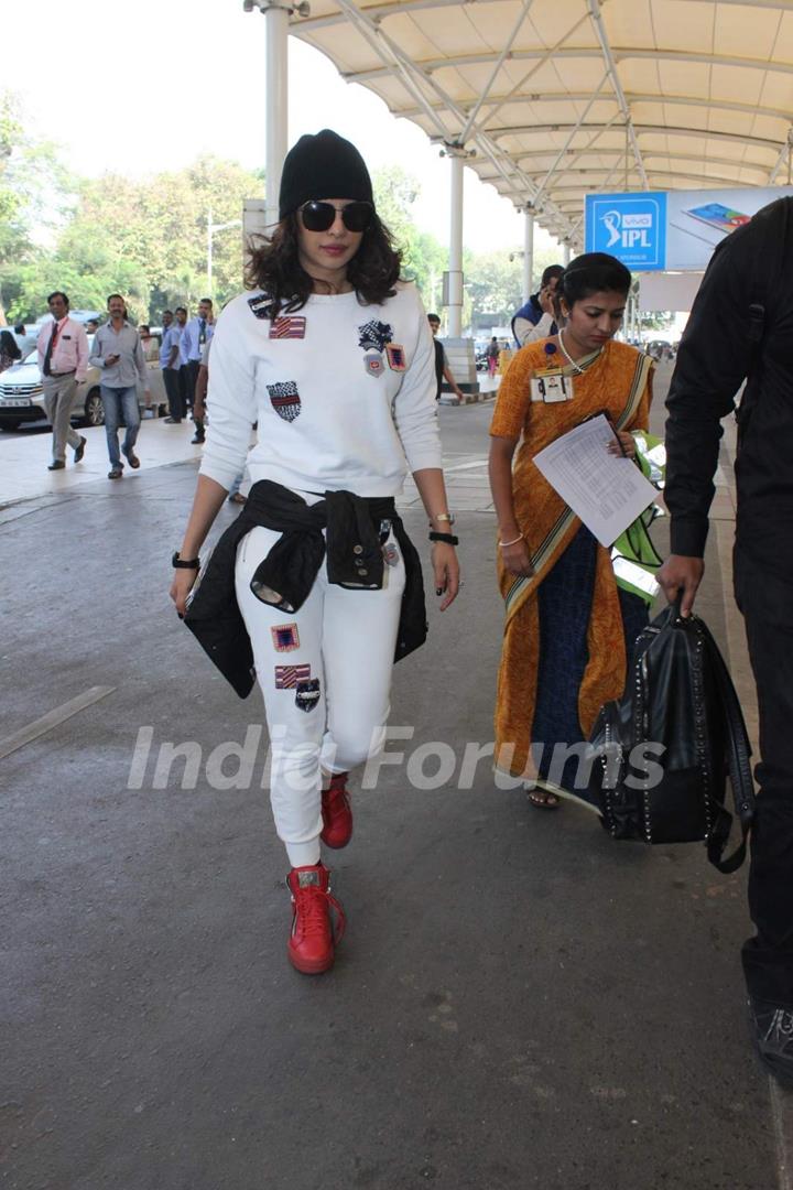 Priyanka Chopra Snapped at Airport